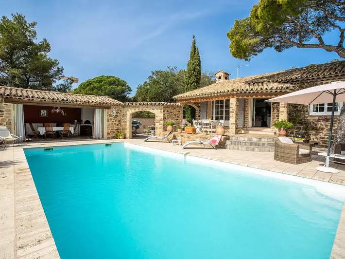 Ferienhaus für 6 Personen, mit Garten und Pool