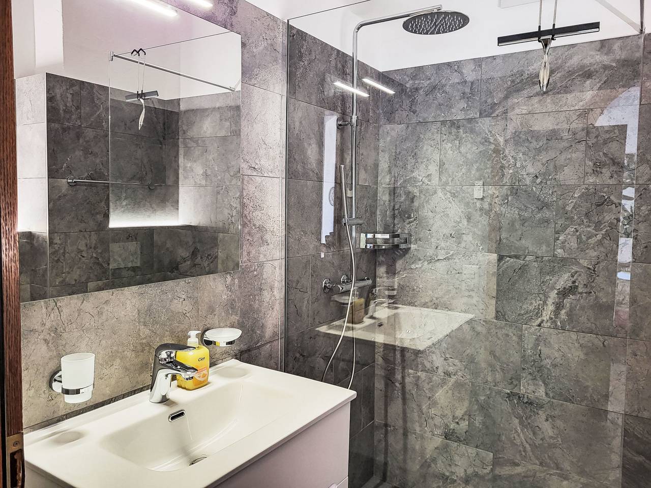 Entire apartment, Residenza Miralago Apt. C28 in Piazzogna, Gambarogno