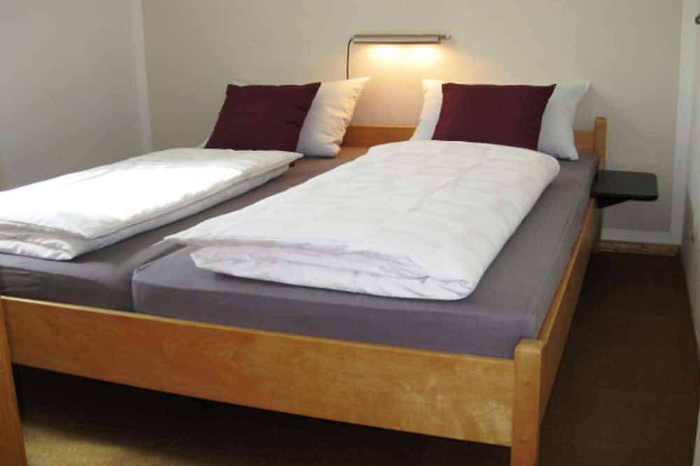 Ganze Wohnung, Ferienwohnung mit Balkon, 35 qm in Tachinger See, Taching am See