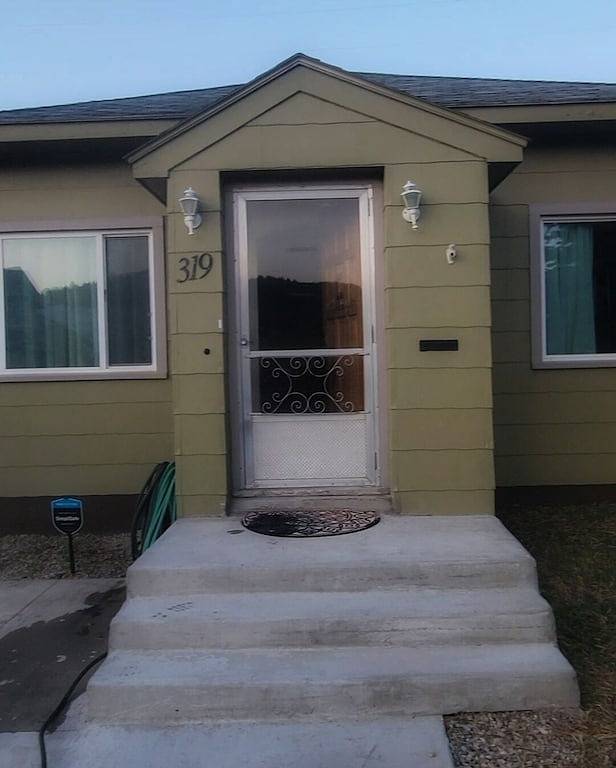 Comfortable in the heart of historic Anaconda! in Anaconda-Deer Lodge County, Deer Lodge County