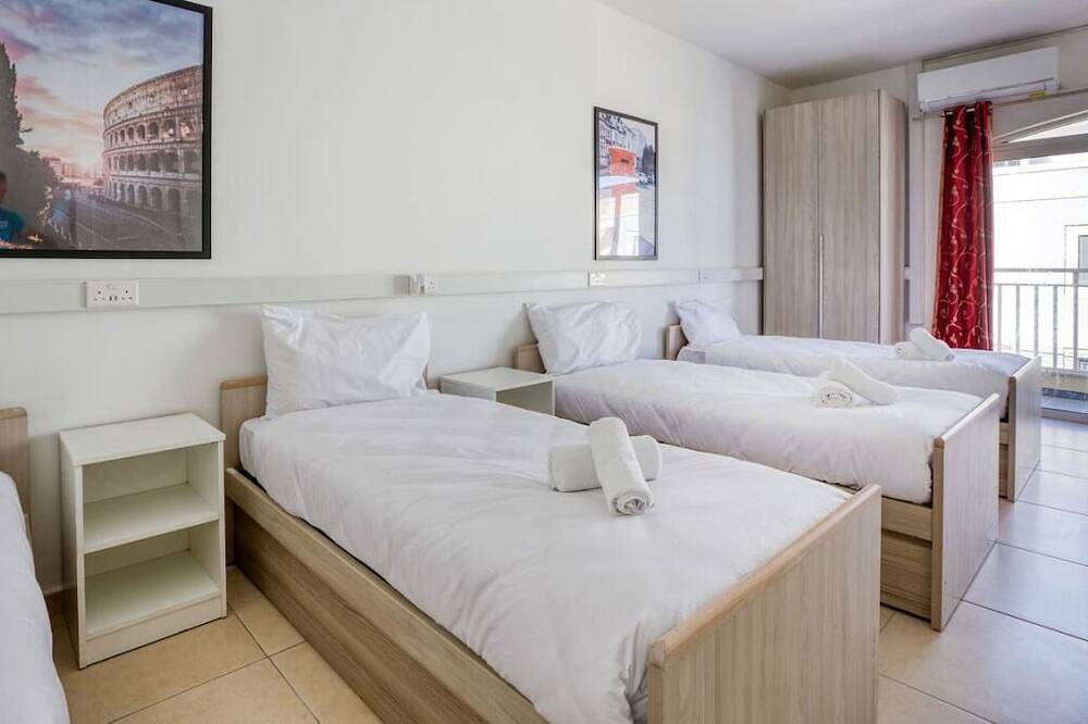 Apartamento inteiro, Spacious 4Br home with private balcony in Swieqi in Swieqi, Ilha de Malta