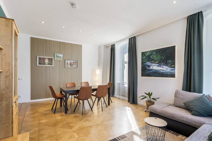 Ganze Wohnung, Ferienwohnung 'Villa Schönau' - Historischer Charme und moderner Komfort erwarten Sie in Bad Blankenburg, Saaleland