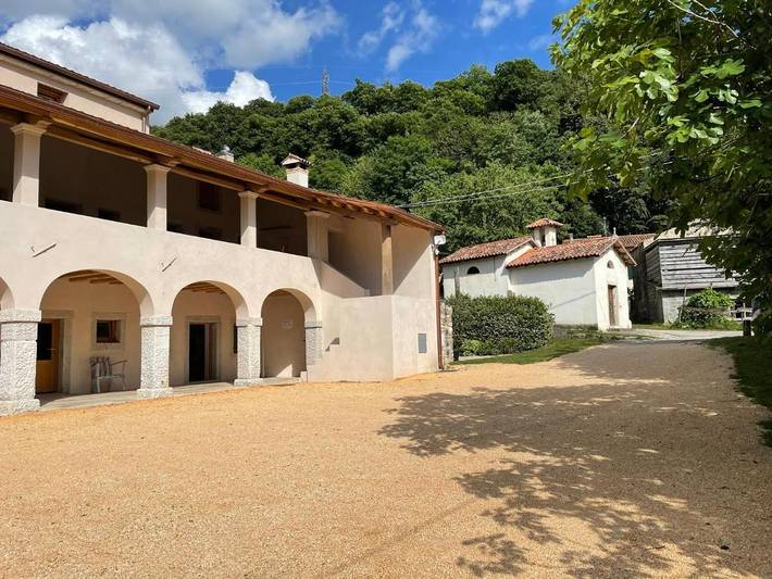 Privatzimmer für 2 Personen, mit Terrasse und Garten sowie Ausblick