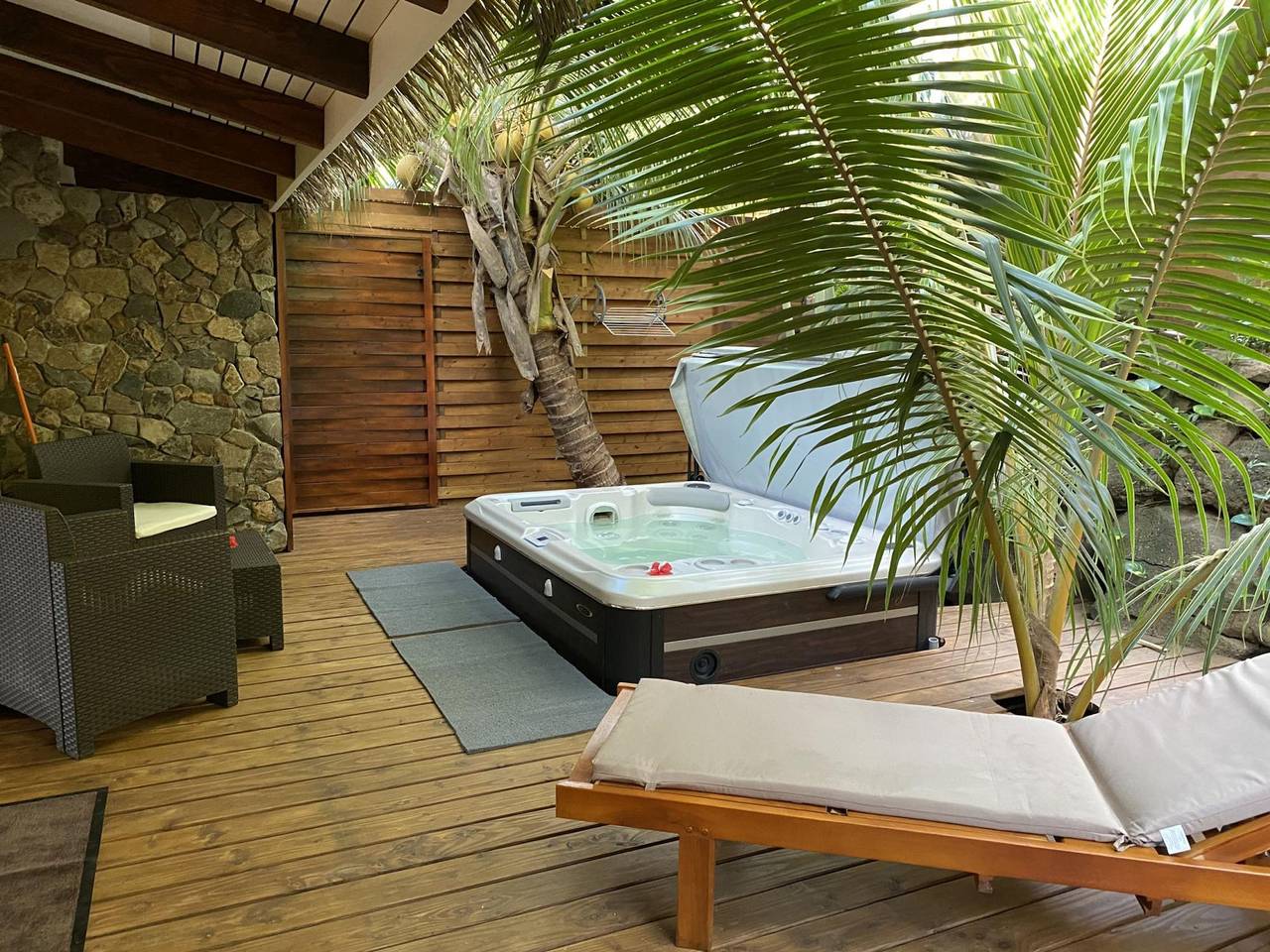 Appartement entier, Appartement de vacances pour 2 personnes avec jardin in Mo'orea