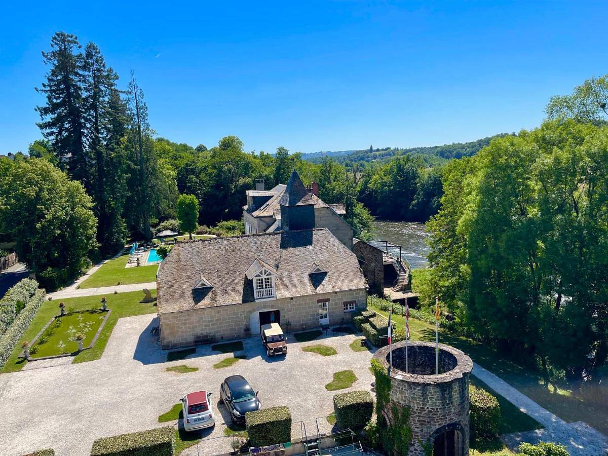 French Corréze Moulin Bleu in Saint-Pantaléon-de-Larche, Région de Brive-la-Gaillarde