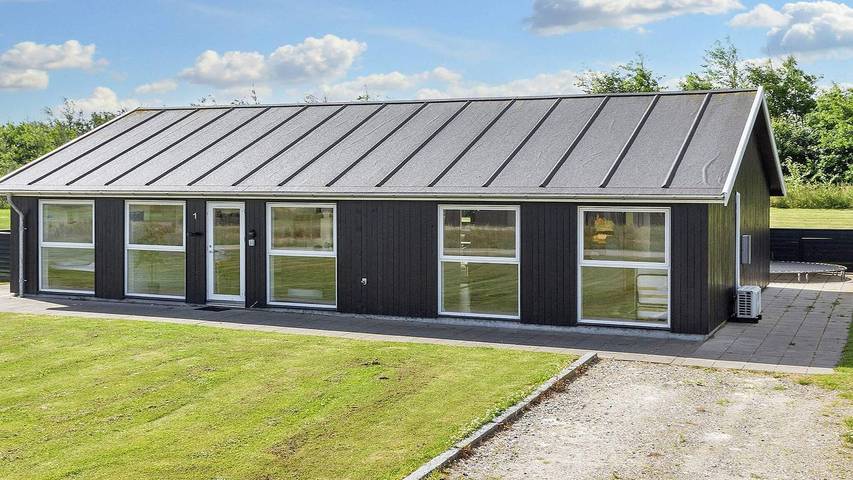 Ferienhaus für 6 Personen, mit Terrasse und Whirlpool sowie Sauna und Garten, mit Haustier in Grønhøj Strand