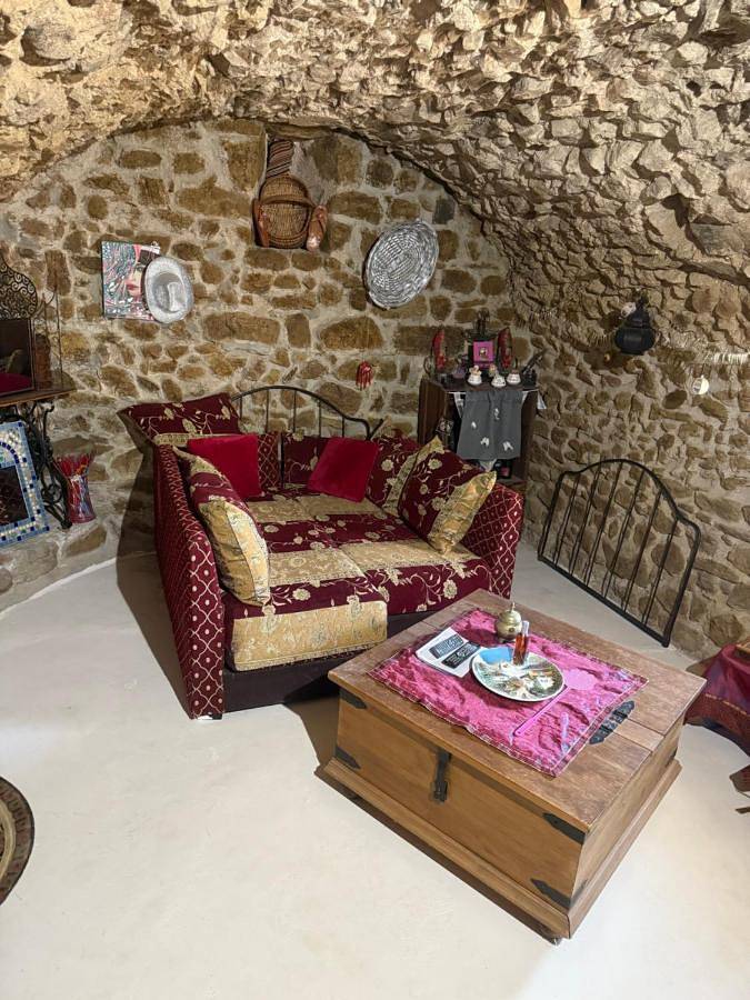 Appartement entier, Cave Seraphie in Saint-Michel-de-Chabrillanoux, Parc naturel régional des Monts d'Ardèche