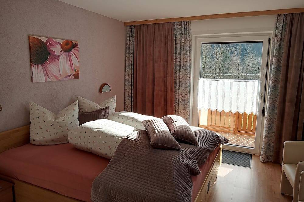 Ganze Wohnung, Ferienwohnung mit 4 Edelweiß ausgezeichnet für 2-4 Personen in Höfen bei Reutte in Höfen, Außerfern