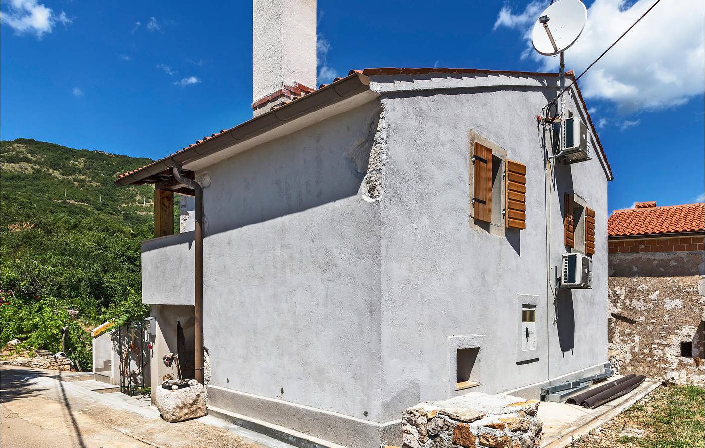 Ganze Ferienwohnung, Gemütliche Ferienwohnung in Zagorje: WLAN, Terrasse, in der Nähe der Küste und des Stadtzentrums in Kršan, Ostküste Istrien