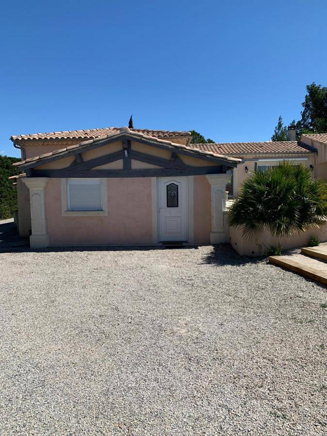 Maison d’hôte pour 2 personnes, avec jardin ainsi que piscine et vue à Saint-Saturnin-lès-Avignon - 3
