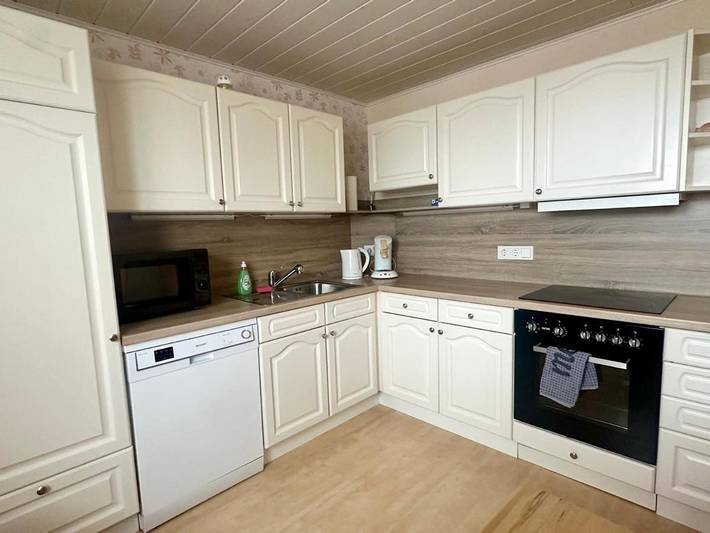 Ferienwohnung für 8 Personen, mit Garten und Ausblick in Battenberg