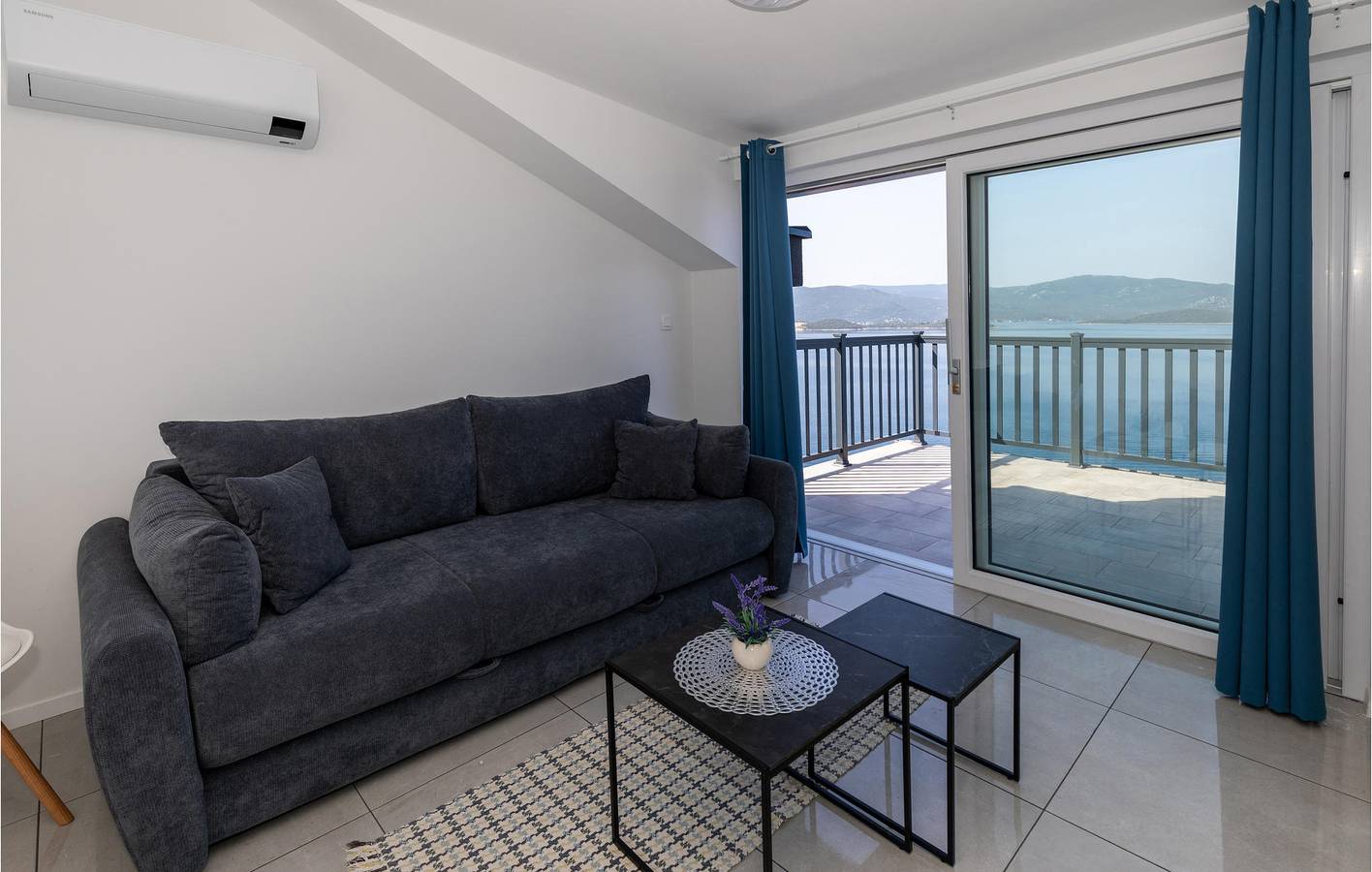 Ganze Ferienwohnung, Ferienwohnung für 5 Personen mit Terrasse in Komarna, Dubrovnik-Neretva