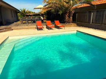 Cottage pour 11 personnes, avec jacuzzi ainsi que jardin et piscine à Magescq