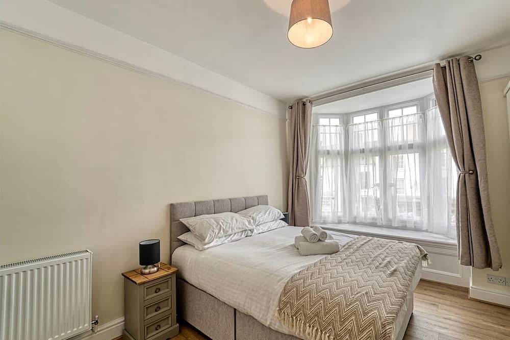 Entire apartment, Central Worcester Apartment - Free Parking, 1 Bed in Worcester, Worcestershire