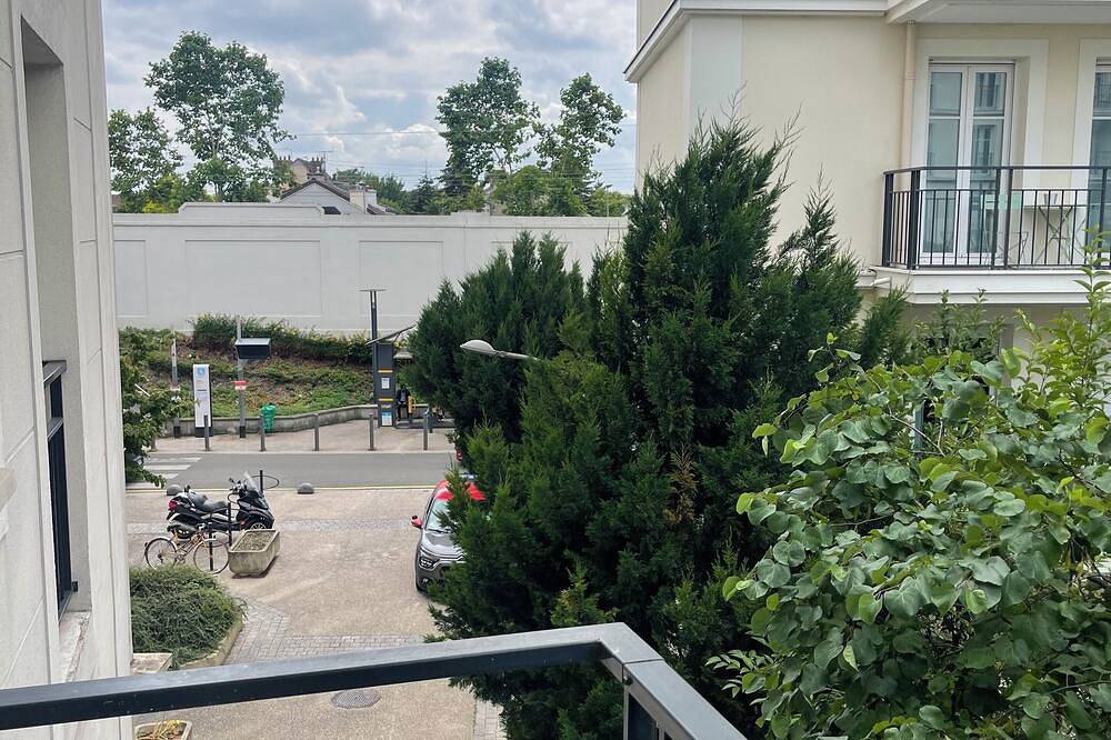 Apartamento entero, À une Minute du Rer ! Appartement Proche de Paris in Deuil-la-Barre, Valle del Oise