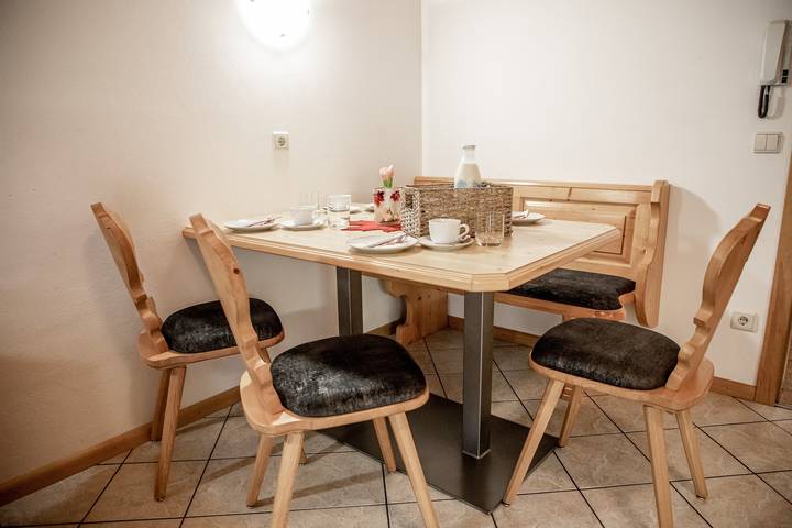 Ferienwohnung für 5 Personen, mit Balkon und Garten am Pragser Wildsee - 2