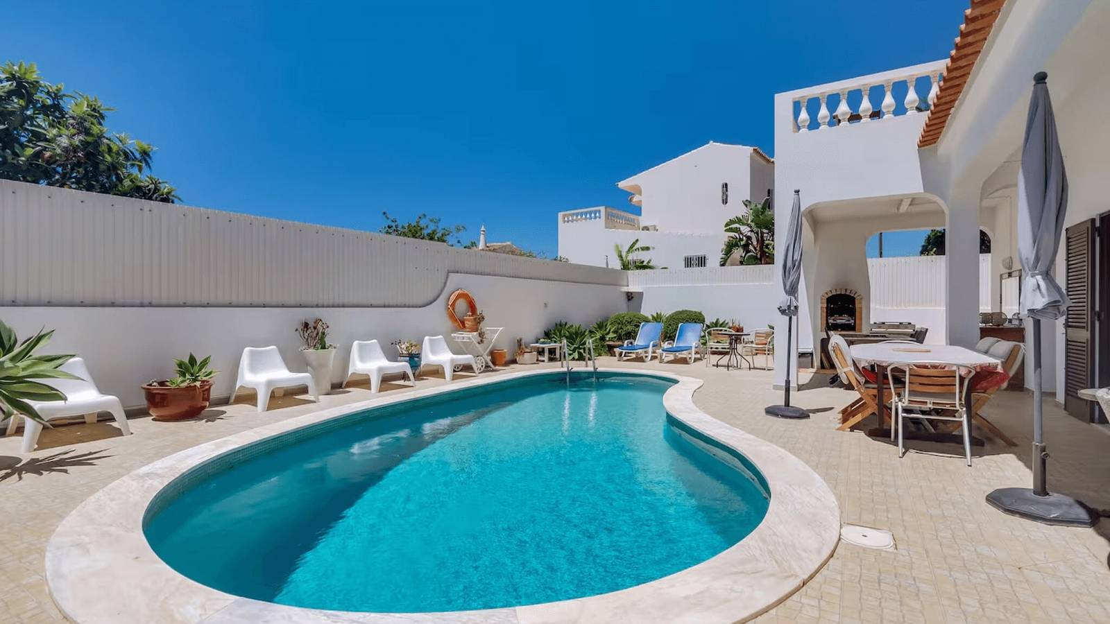 Villa 'Frederique' con piscina privata, Wi-Fi e aria condizionata in Albufeira, Distretto di Faro