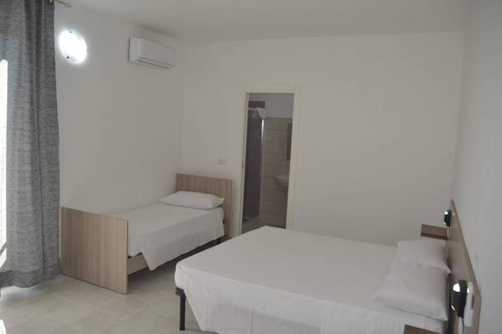 Location de vacances pour 2 personnes, avec vue ainsi que jardin et terrasse, animaux acceptés dans Rodi Garganico - 3