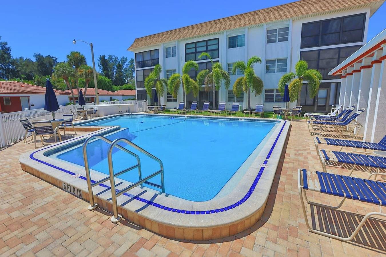 Ganze Wohnung, Coastal Paradise Condo Steps To Crescent Beach in Siesta Key, Sarasota County