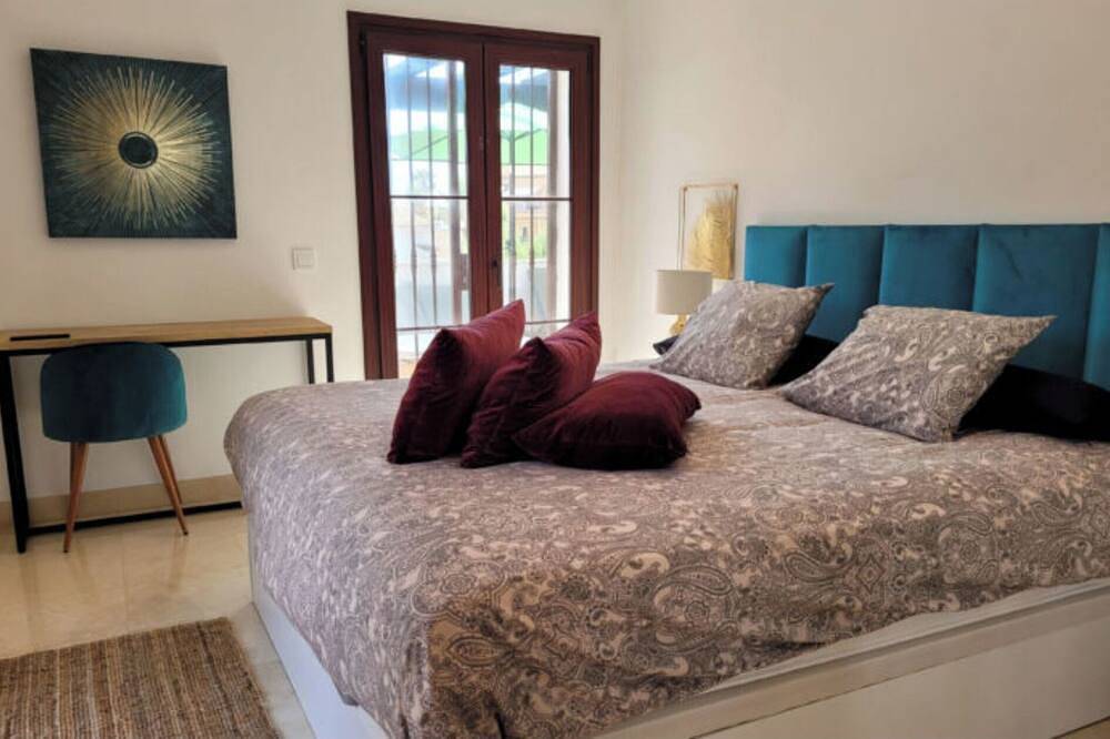 Beautiful La Perla Miguel in Las Chapas, Marbella