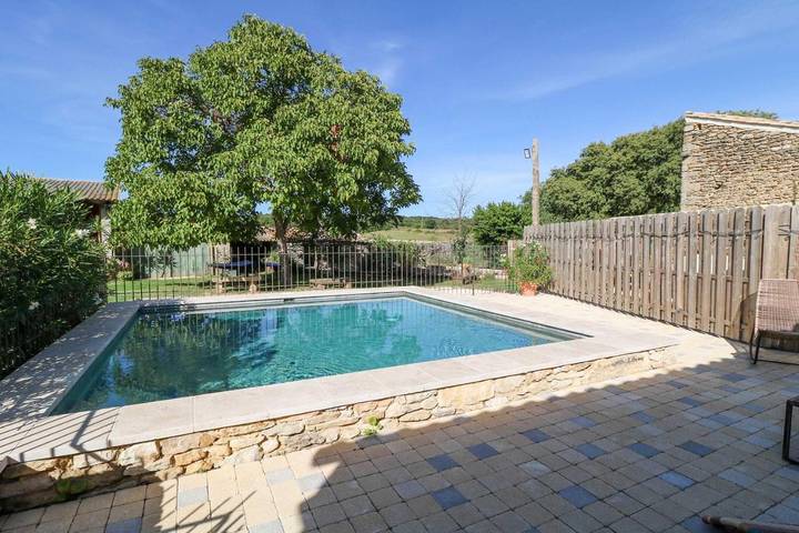 Location de vacances pour 9 personnes, avec jardin et piscine à Saint-Laurent-la-Vernède - 2