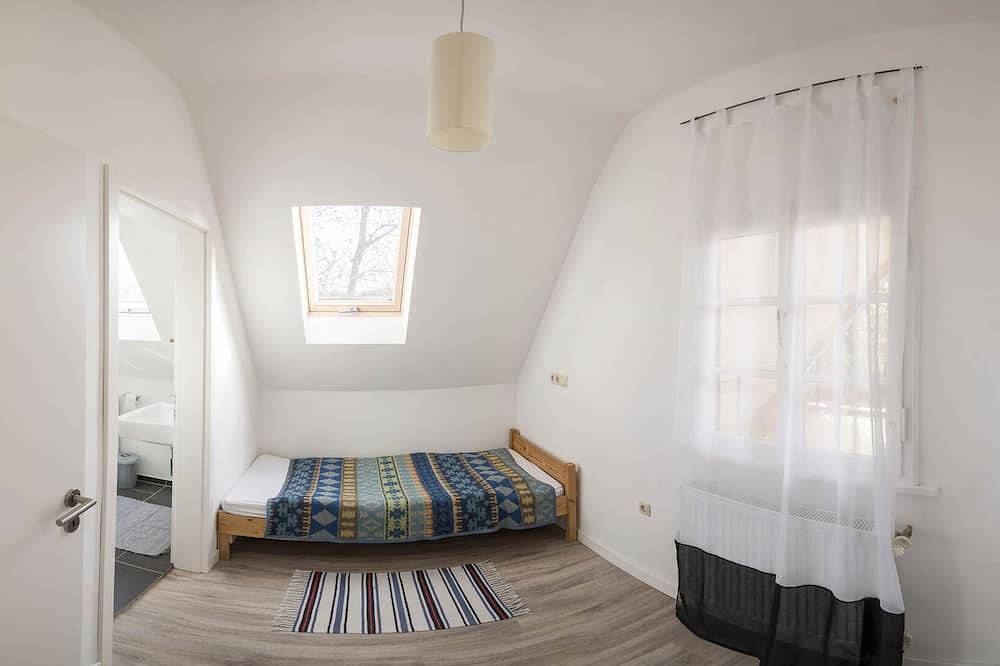 Ganze Wohnung, Ferien in Natur & Stille im Kunsthaus Wäldchen - Atelier für Musik & Kunst in Forst (Altenkirchen), Windecker-Ländchen