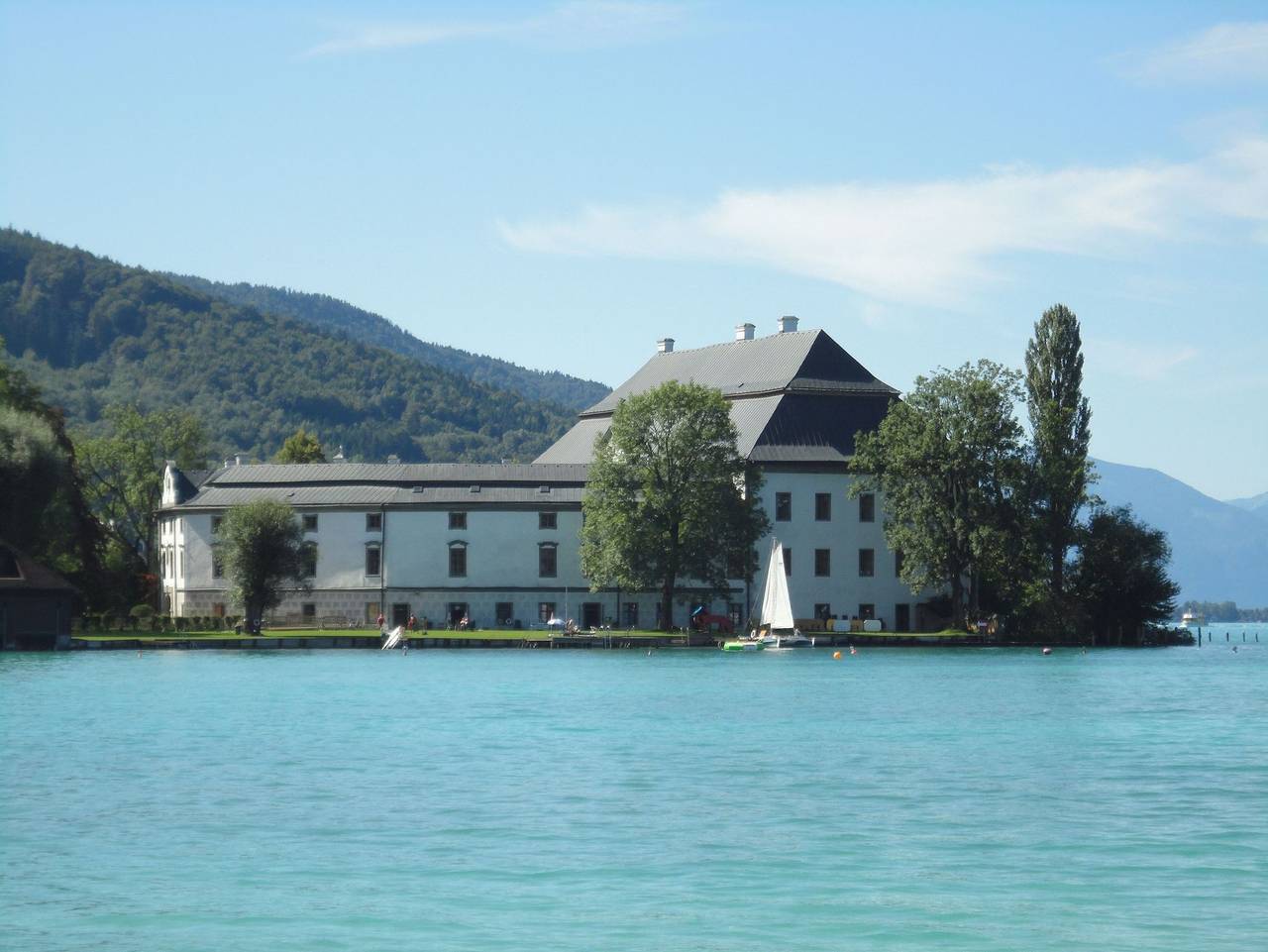 Ganze Ferienwohnung, Gertrude Lenzenweger - Doppelzimmer 2 in Seewalchen am Attersee, Bezirk Vöcklabruck