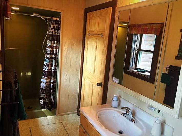 Log cabin for 5 people, with pool in Mount Rushmore