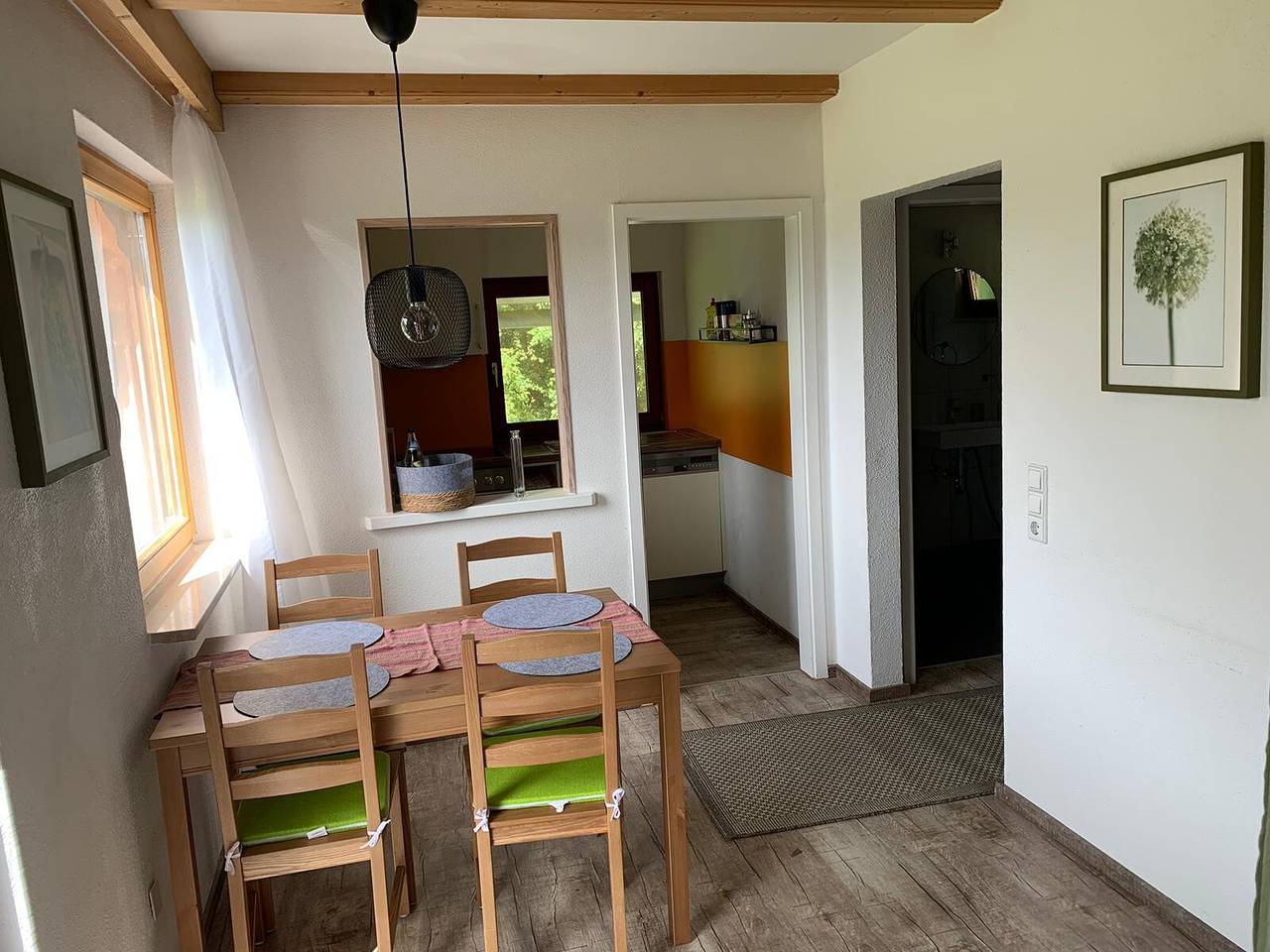 Ganze Wohnung, Ferienwohnung 'Lieblingsplatz' mit Bergblick, Balkon und Wi-Fi in Weiler-Simmerberg, Bayerisch Schwaben