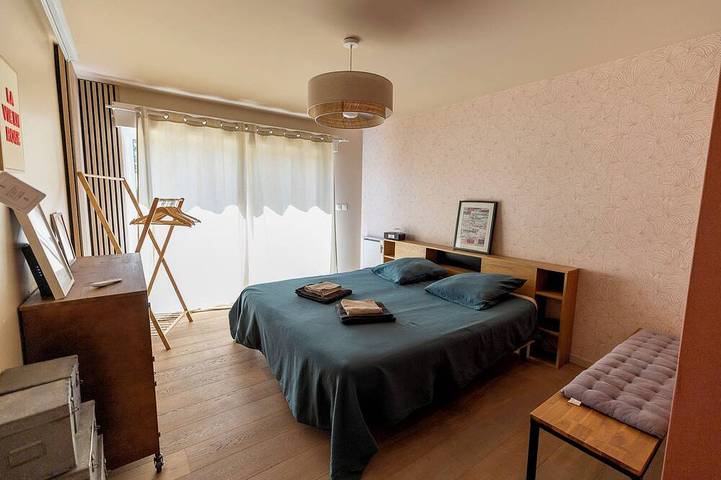 Villa Julomaye—with a pool—sleeps 8, near Avignon. in Pujaut, Nimes und Umgebung
