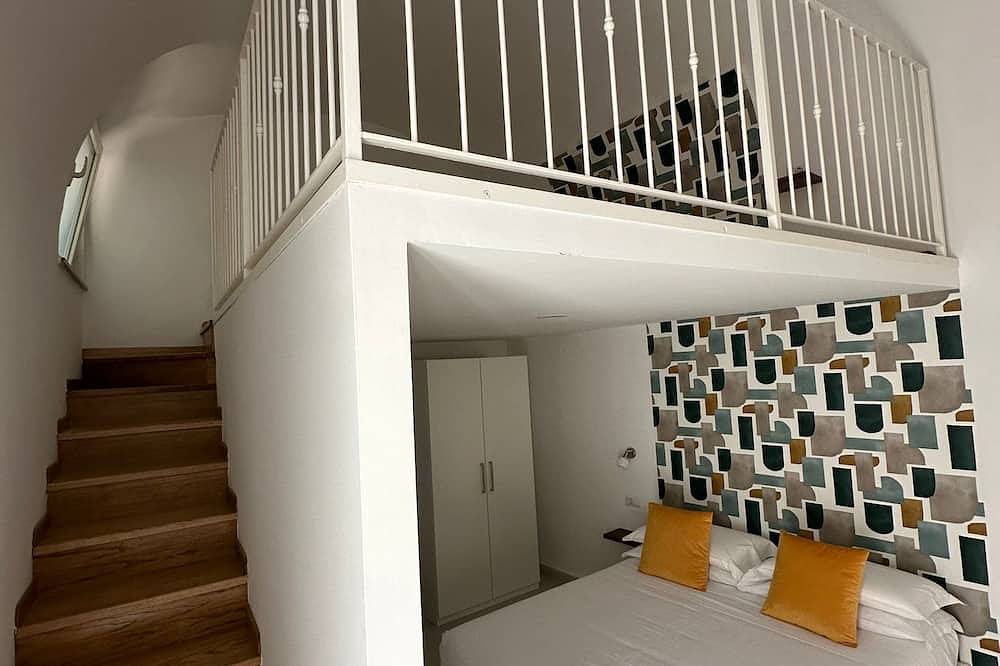 Chez Elena with shared terrace overlooking the sea Ravello in Ravello, Costa Amalfitana
