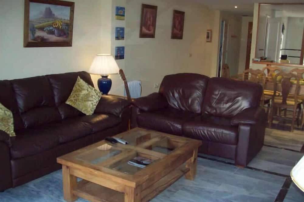 Ganze Wohnung, Gut ausgestattete 2 Schlafzimmer, 2 Badezimmer Apartment im Poolbereich in Puerto de la Duquesa, Manilva