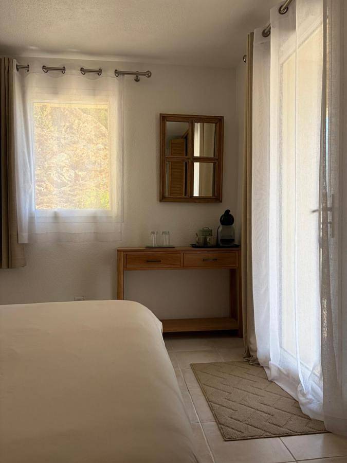 Double Room with Private Bathroom in La Londe-les-Maures, Côte méditerranéenne (France)