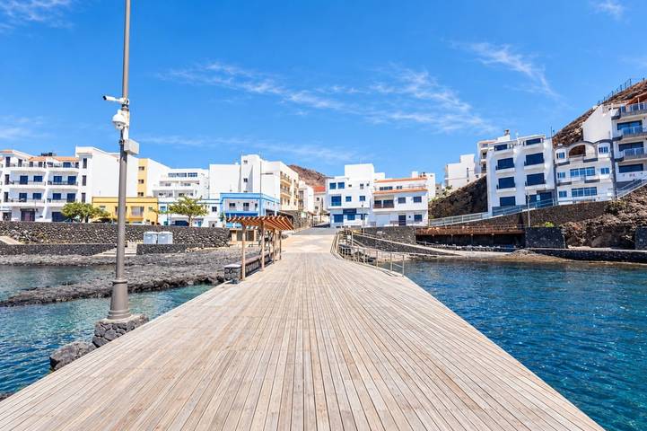 Entire apartment, GuestReady - Beachfront Apartment Panoramic Views in La Restinga, El Pinar de El Hierro