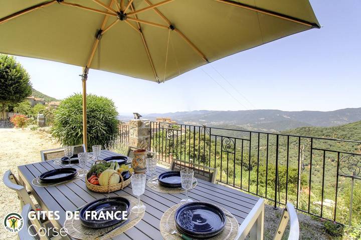 Gîte pour 6 personnes, avec Terrasse ainsi que Jardin et Piscine à Sollacaro - 3