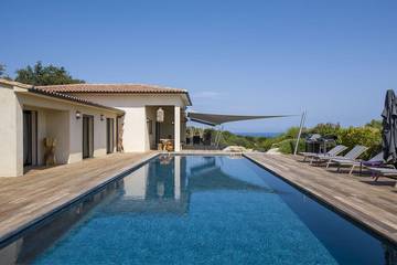 Cottage pour 6 personnes, avec jardin et terrasse dans Sainte-Lucie de Porto-Vecchio