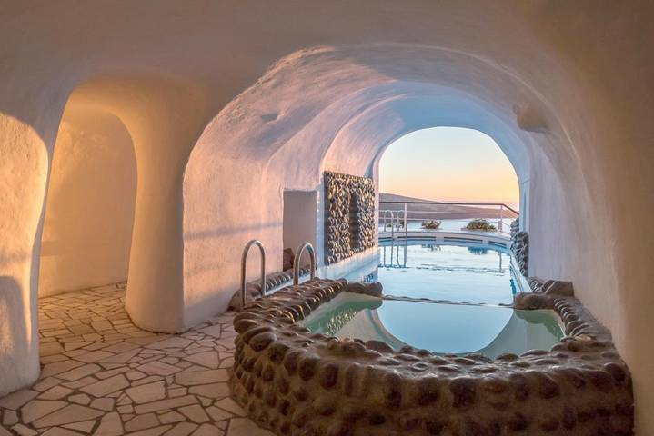 Hôtel pour 2 personnes, avec jacuzzi et balcon ainsi que piscine et sauna