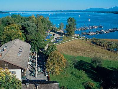 Hotel für 3 Personen, mit Terrasse und Garten sowie Seeblick am Chiemsee
