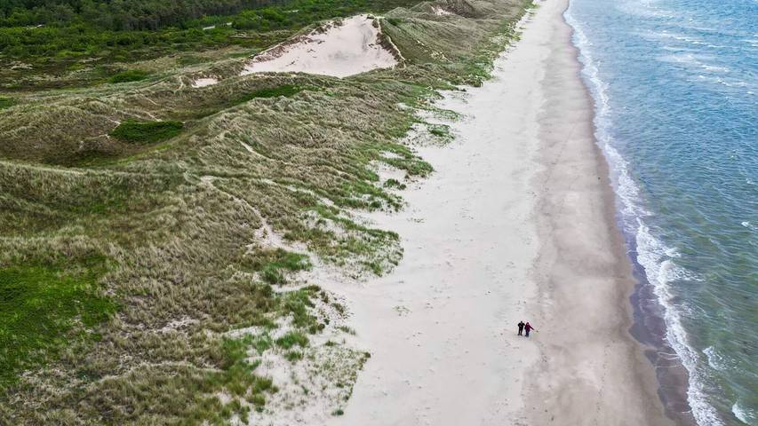 Ferienhaus für 9 Personen, mit Terrasse und Whirlpool sowie Sauna und Pool in Bratten - 3
