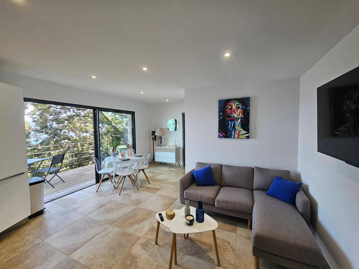 Appartement entier, One-Bedroom Apartment in Piana, Région d'Ajaccio