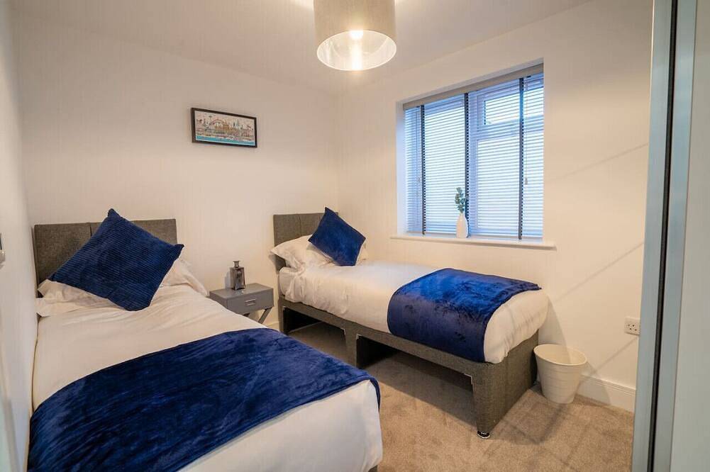 Entire apartment, Applewood Ground Floor Apartment is a 2 bedroom with parking in Three Bridges in Crawley, West Sussex