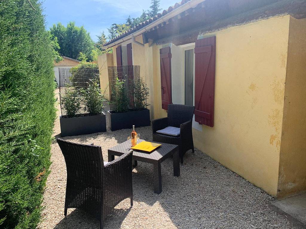 Studio entier, Bastide Sainte Agnès, gîte l'Olivier in Carpentras, Parc naturel régional du Mont-Ventoux