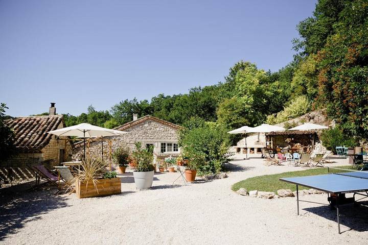 Location de vacances pour 8 personnes, avec piscine et vue sur le lac ainsi que vue et jardin à Touffailles - 2