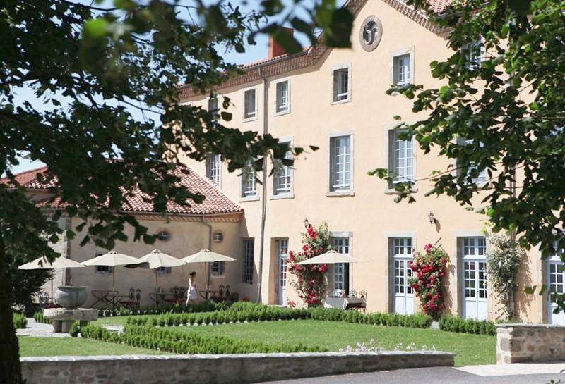 Domaine Saint-Roch Hotel Spa in Salzuit, Parc Naturel Régional Livradois-Forez