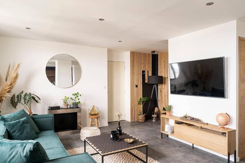 Appartement entier, Two-Bedroom Apartment in La Mulatière, Lyon et ses environs