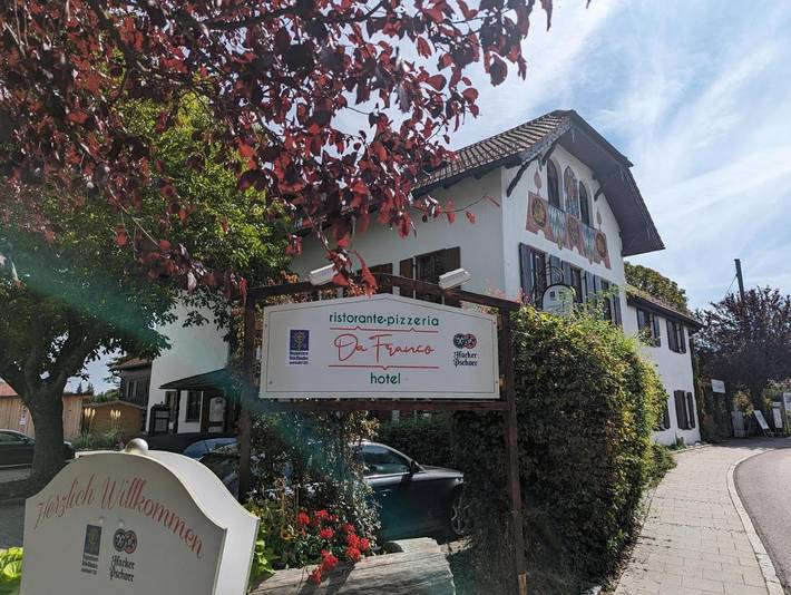 Hotel für 4 Personen, mit Terrasse und Ausblick in Pilsensee