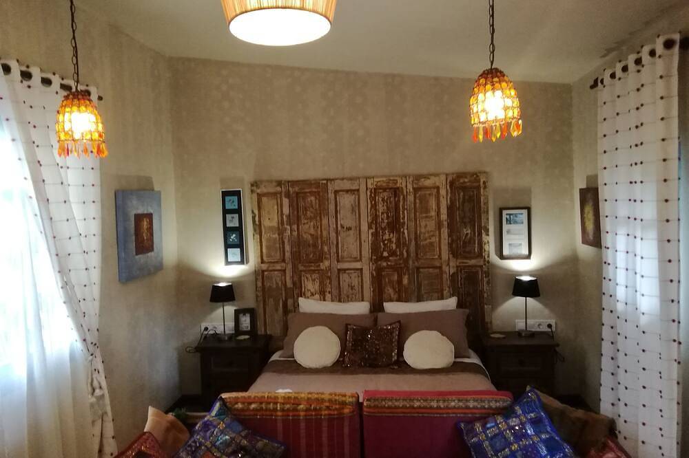 Khoomtaie Suite by Eco Moyano Posada in Gaucín, Parque natural de Los Alcornocales