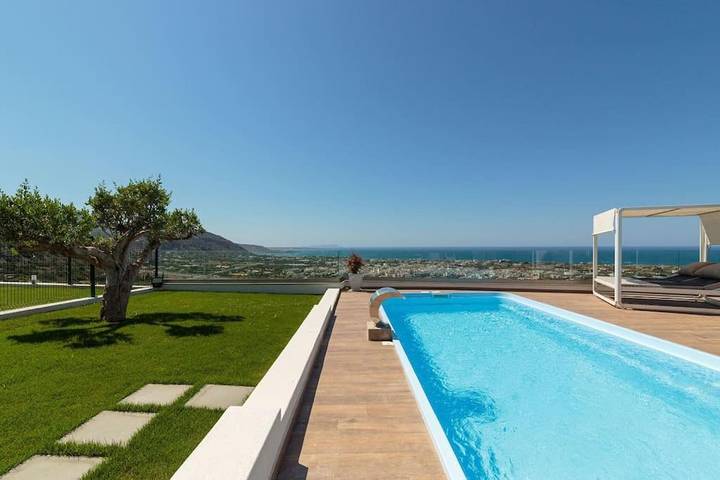 Villa pour 10 personnes, avec jardin ainsi que piscine et jacuzzi dans Malia - 3