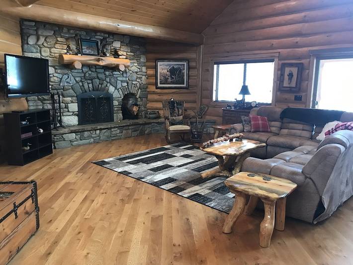 Vacation house for 8 people, with balcony and yard in Montana