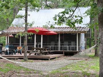 Log Cabin for 7 People in Sam Rayburn Reservoir, Texas, Photo 3